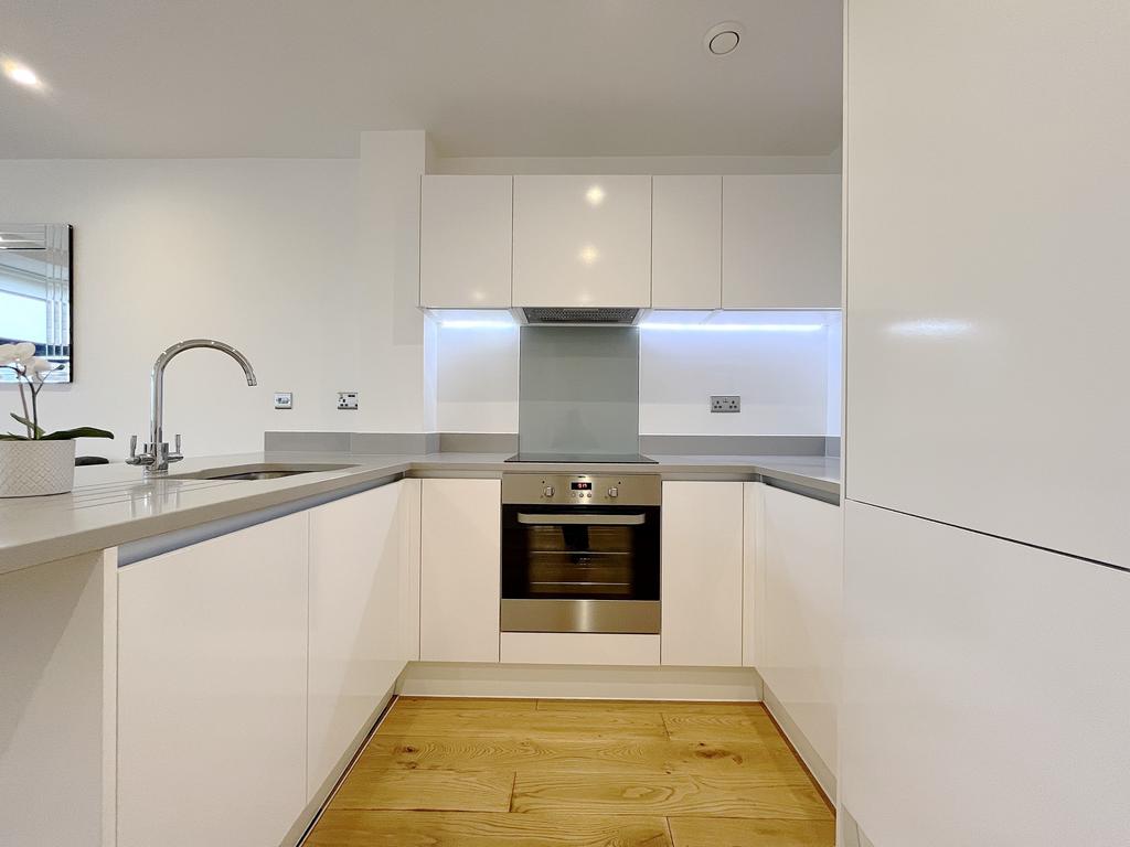 Apartment in Uxbridge - View 3
