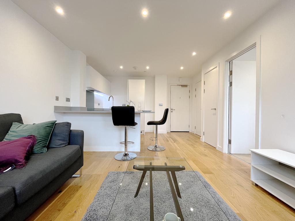 Apartment in Uxbridge - View 5