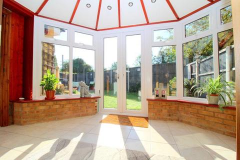 19 Laxton Close, Luton, LU2 8SJ