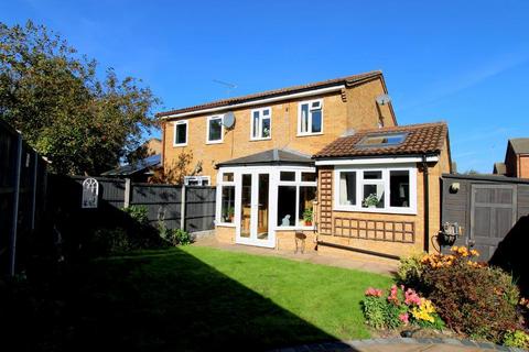 19 Laxton Close, Luton, LU2 8SJ