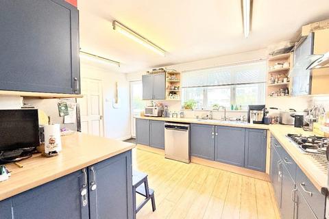 undefined, Fitzroy Avenue, Leagrave, Luton, Bedfordshire, LU3 1RS