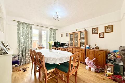 undefined, Fitzroy Avenue, Leagrave, Luton, Bedfordshire, LU3 1RS