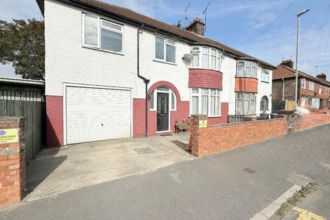 undefined, Fitzroy Avenue, Leagrave, Luton, Bedfordshire, LU3 1RS