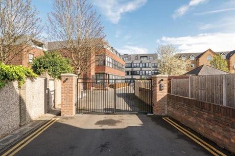 2 bedroom flat for sale, Elmcroft Road, Orpington, BR6 0FG