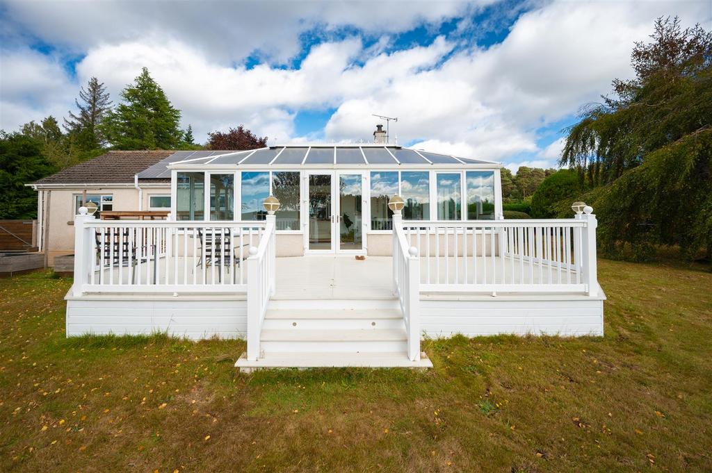 Decking & Conservatory