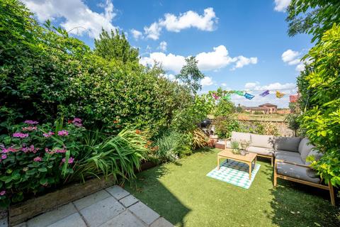 177 Ivydale Road, London, SE15 3DX