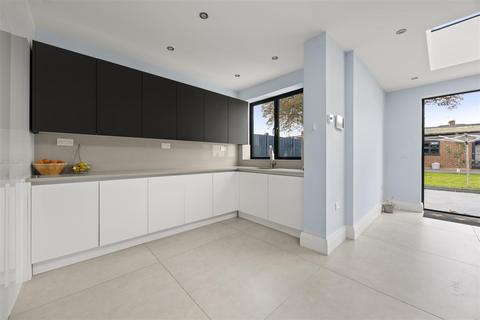 undefined, Manston Avenue, Southall UB2