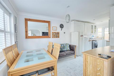 undefined, Woodville Road, London E17