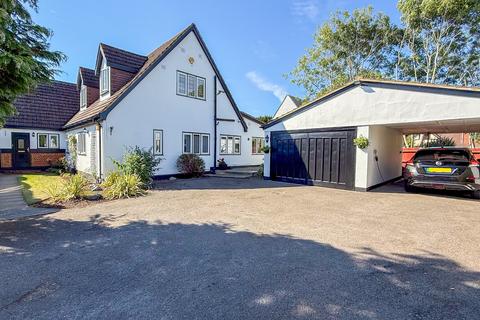 Hill View Road, Wraysbury, Berkshire