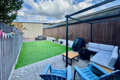 undefined, Arthur Road, Windsor, SL4
