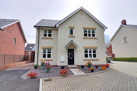 5 bedroom detached house for sale, Lewis Close, Abergavenny  NP7