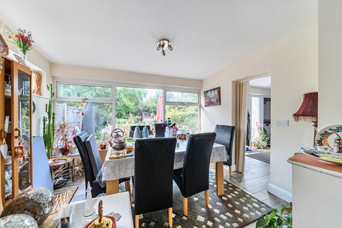 3 bedroom bungalow for sale, Woodford Crescent, Pinner
