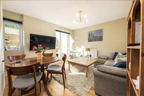 2 bedroom apartment for sale, Auckland Road, SW11