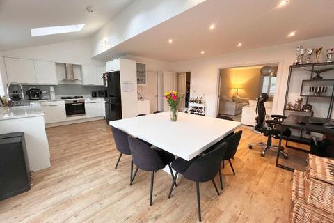 9 Reginald Road, Romford, RM3 0RA