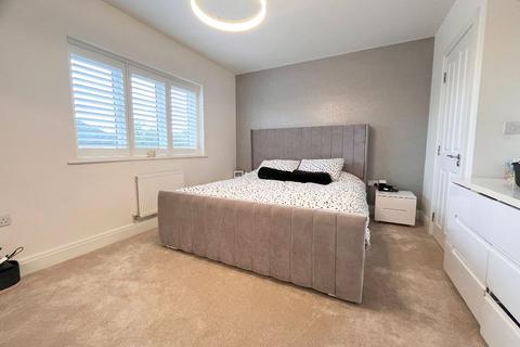 9 Reginald Road, Romford, RM3 0RA