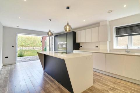 5 bedroom detached house to rent, Parkland Place, Bury Water Lane, Newport, Saffron Walden, Essex, CB11