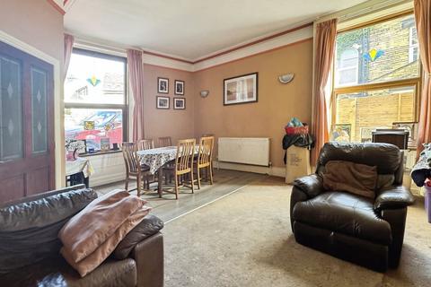 4 bedroom detached house for sale, Westgate, Cleckheaton, BD19