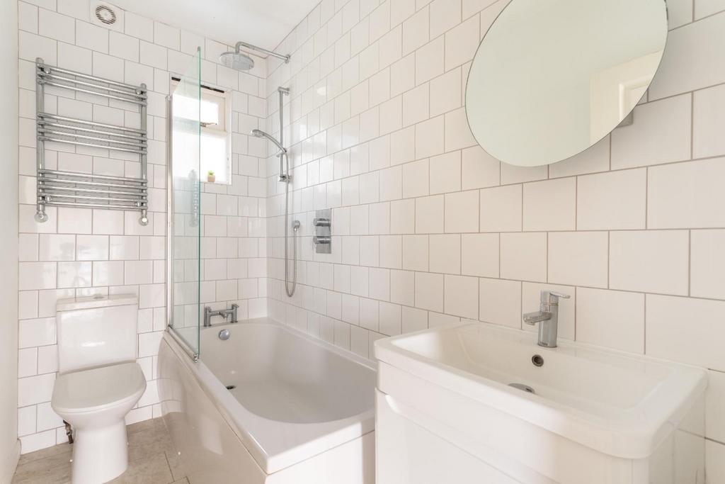 Bathroom (1).jpg