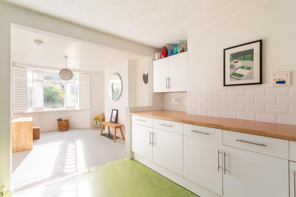 Kitchen (2).jpg