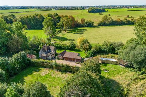 3 bedroom cottage for sale, Risborough Road, Aylesbury HP17