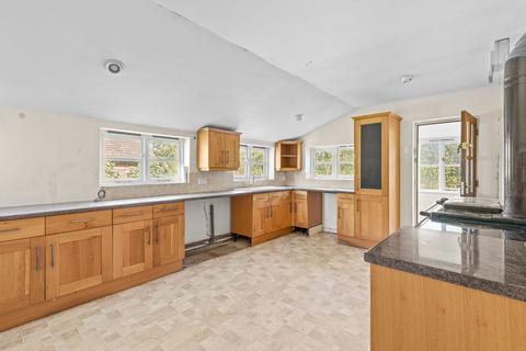 3 bedroom cottage for sale, Risborough Road, Aylesbury HP17