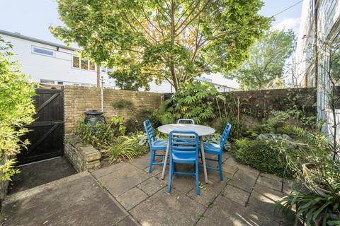 2 bedroom terraced house for sale, Bircham Path, London