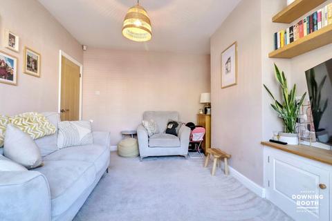 8 Lyn Avenue, Lichfield, WS13 7DA