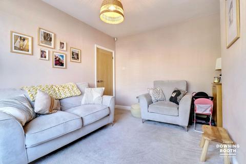 8 Lyn Avenue, Lichfield, WS13 7DA