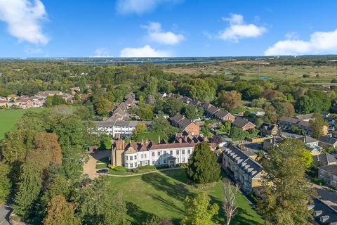 undefined, Vicarage Road, Staines-upon-Thames, TW18