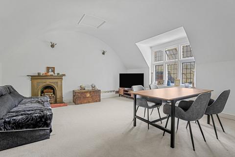 undefined, Vicarage Road, Staines-upon-Thames, TW18