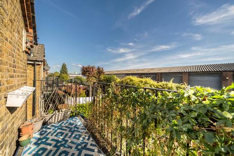 2 bedroom apartment for sale, Atlas Gardens, Charlton, London, SE7