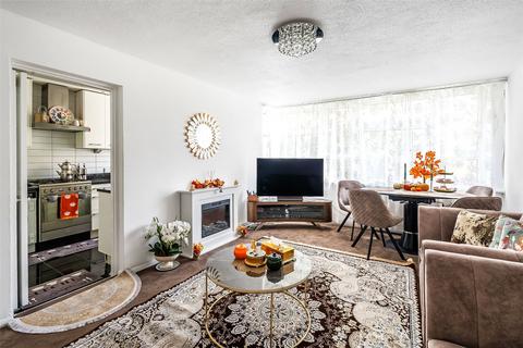 3 bedroom flat for sale, Falkland Grove, Dorking, Surrey, RH4