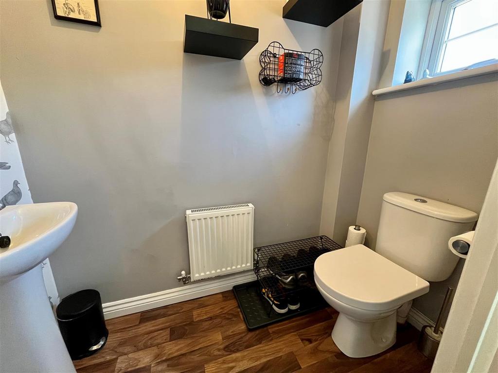 Cloakroom WC.jpg