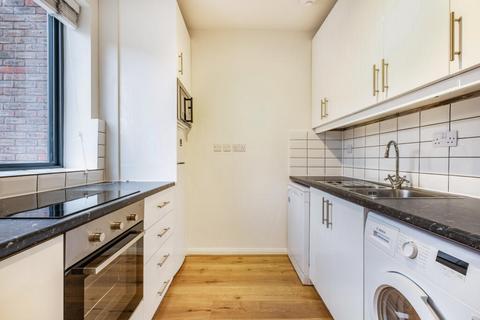 2 bedroom apartment to rent, Fulham Road, London, SW3