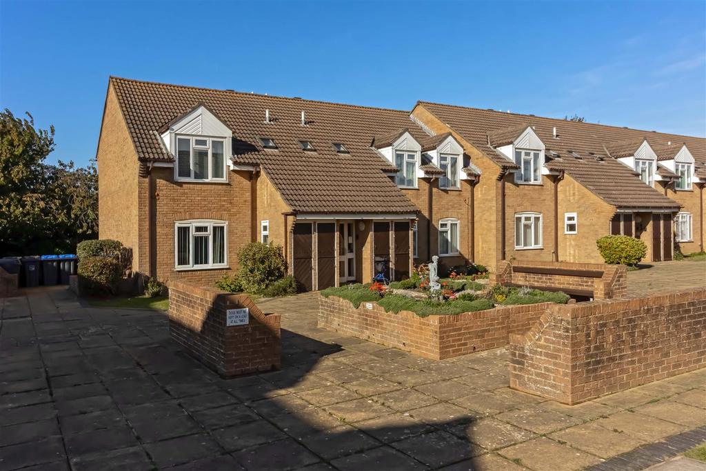Courtfields 9.jpg