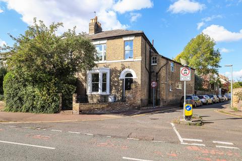 5 bedroom end of terrace house for sale, Cambridge CB4