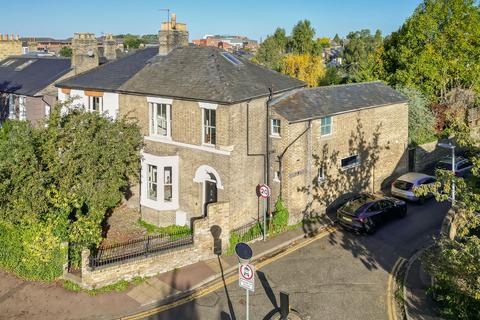 5 bedroom end of terrace house for sale, Cambridge CB4