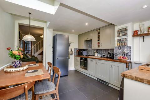 7 Primrose Gardens, Bushey, WD23 1BU