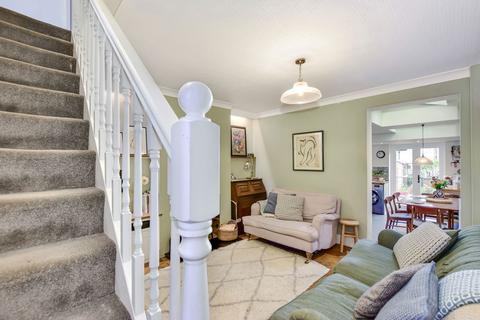 7 Primrose Gardens, Bushey, WD23 1BU