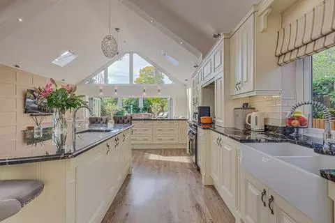 5 bedroom detached house for sale – pohled 4