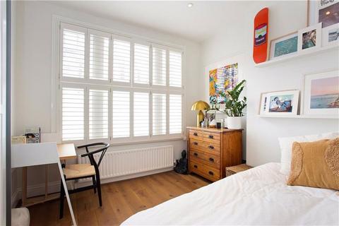 2 bedroom flat for sale, St Dunstans Road, London W6