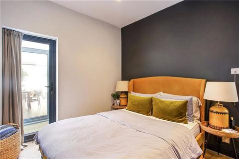 2 bedroom flat for sale, St Dunstans Road, London W6
