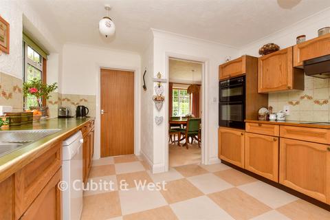 4 bedroom detached house for sale, Copthill Lane, Kingswood KT20