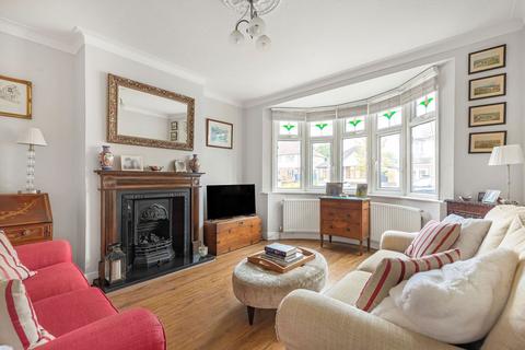 undefined, Oakleigh Avenue, Surbiton KT6