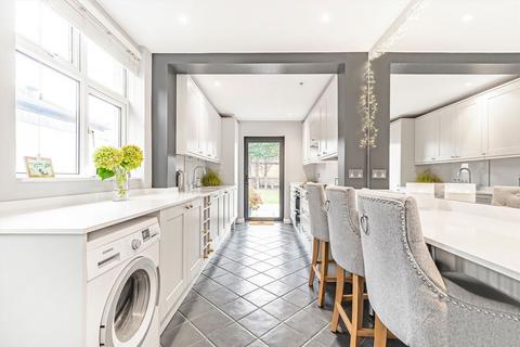 undefined, Oakleigh Avenue, Surbiton KT6