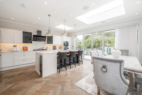 6 bedroom semi-detached house for sale, Albury Avenue, Isleworth TW7