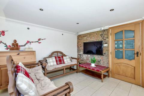 3 bedroom end of terrace house for sale, Ealing Road, Northolt UB5