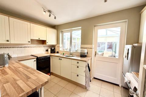 2 bedroom semi-detached house for sale, Falklands Close, Swindon, Dudley