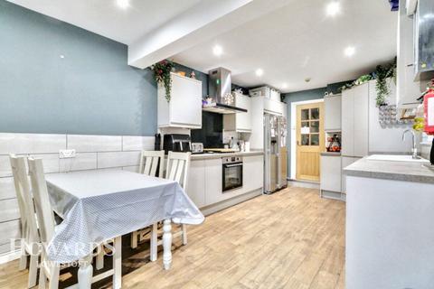 5 bedroom terraced house for sale, London Road South, Lowestoft
