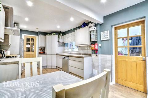 5 bedroom terraced house for sale, London Road South, Lowestoft
